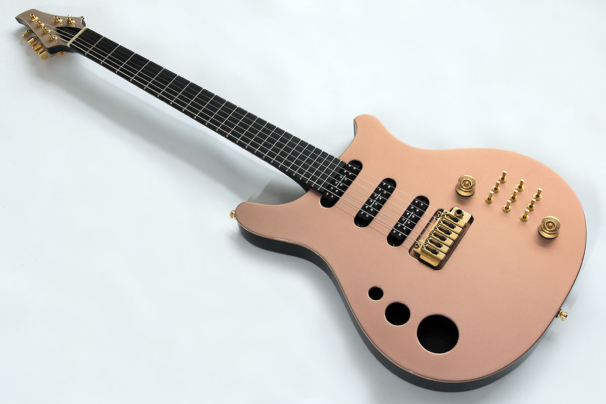 Switch No 3 custom e-gitarre mit Flip-Flop Lackierung. Goldene Hardware, orange-champagner farbe der lackierung.