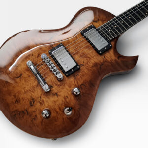 Cupido Phoebe, SInglecut E-Gitarre von Zeal Guitars mit Goldener Maserdecke.